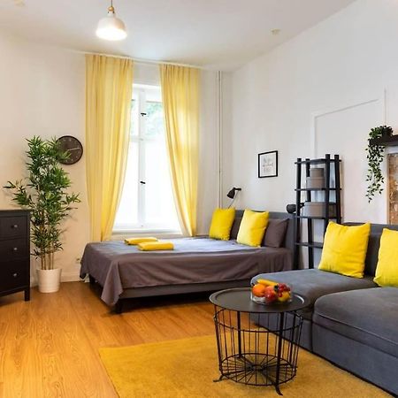 Shabby Chic Plus Self Checkin And Free Street Parking Берлин Экстерьер фото